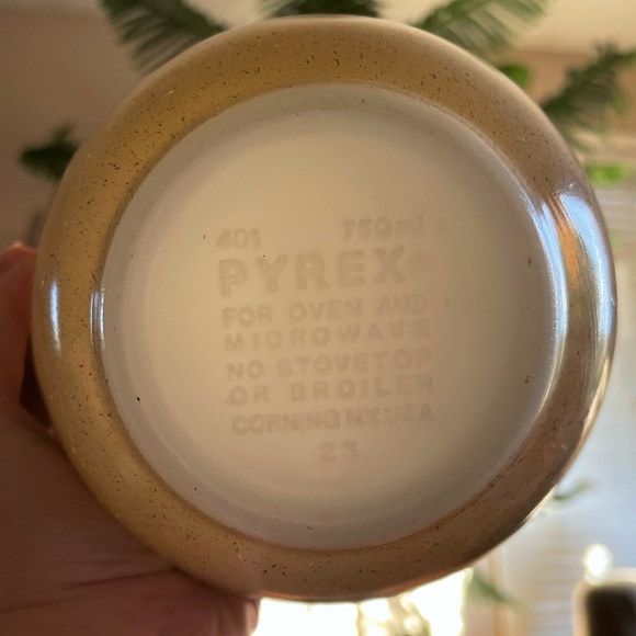 Small Forest Fancies Vintage Pyrex Mixing Bowl with Mushrooms - Picture 2 of 2